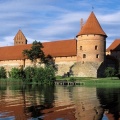 Cover FB  Chateau de Trakai sur le lac Galve, Lituanie